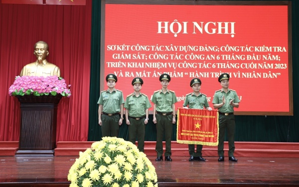 Phòng Tham mưu tổ chức Hội nghị sơ kết công tác xây dựng Đảng, công tác kiểm tra, giám sát; công tác tham mưu 6 tháng đầu năm, triển khai nhiệm vụ công tác 6 tháng cuối năm 2023.