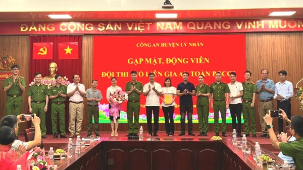 Công an huyện Lý Nhân gặp mặt, động viên Đội thi “Tổ liên gia PCCC” cấp tỉnh năm 2024.