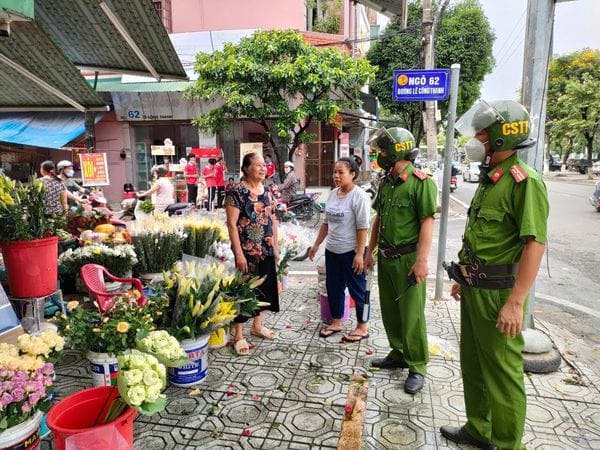 Lực lượng Cảnh sát trật tự thực hiện nhiệm vụ bảm đảm trật tự đô thi