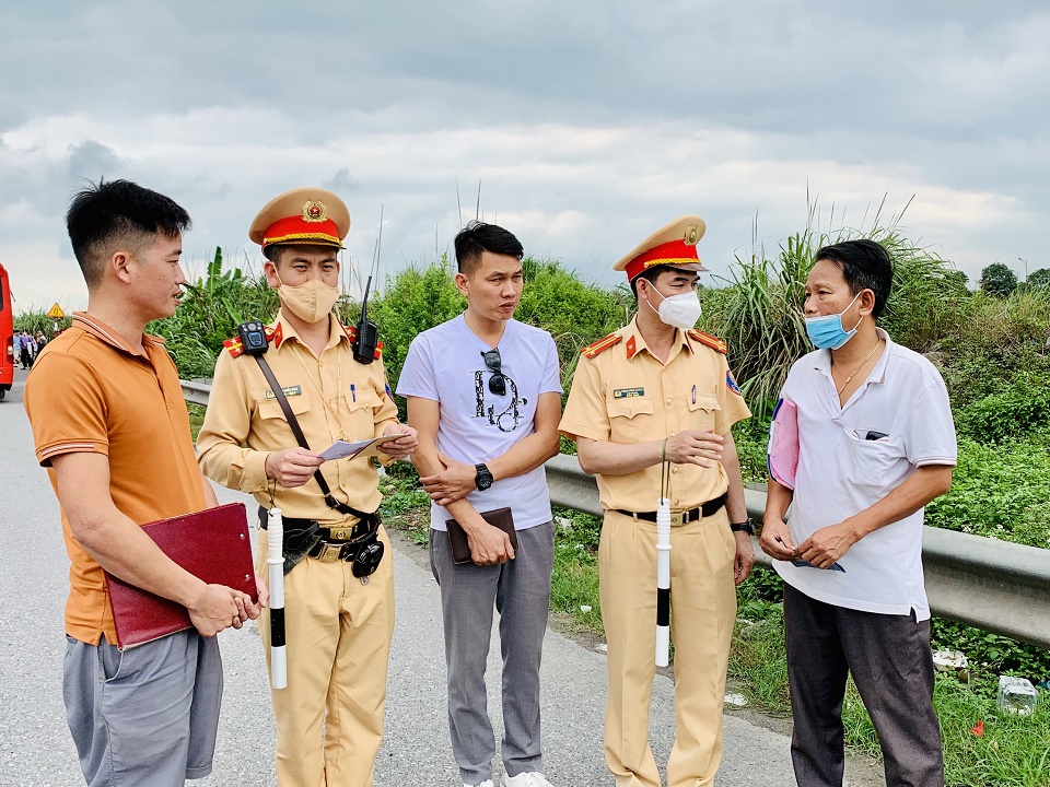 Hà Nam: Tăng cường kiểm tra, xử lý xe khách vi phạm về trật tự an toàn giao thông dịp nghỉ lễ 30/4 – 1/5