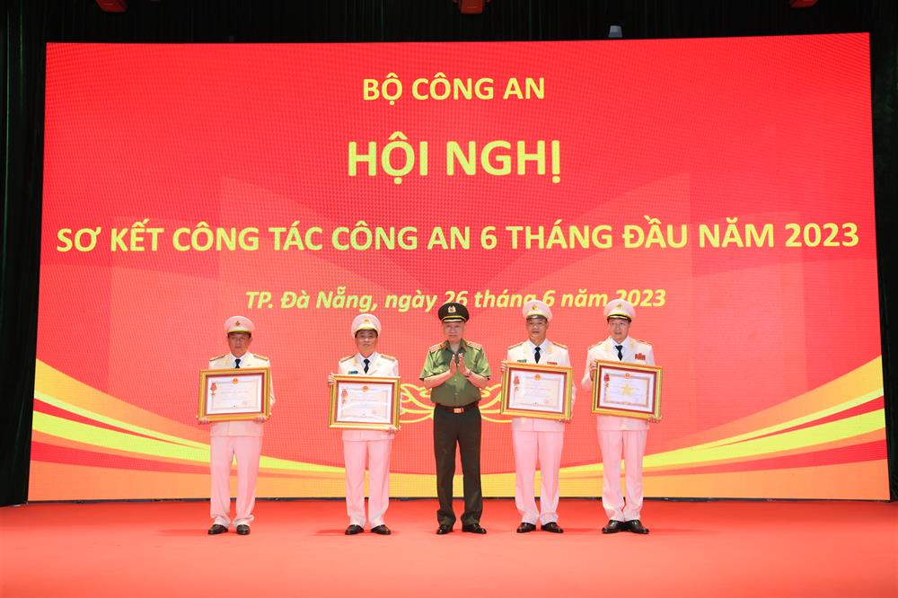 Bế mạc Hội nghị sơ kết công tác công an 6 tháng đầu năm 2023