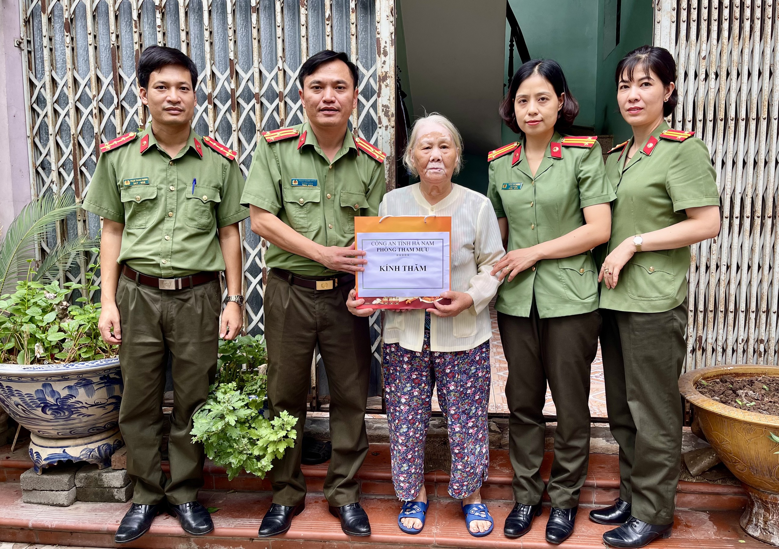 Phòng Tham mưu tổ chức các hoạt động nhân kỷ niệm 76 năm năm Ngày Thương binh, liệt sỹ dịp 27/7.