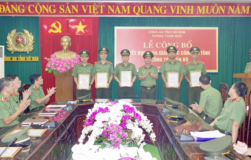 Phòng Tham mưu tổ chức Lễ công bố Quyết định của Giám đốc Công an tỉnh về công tác cán bộ